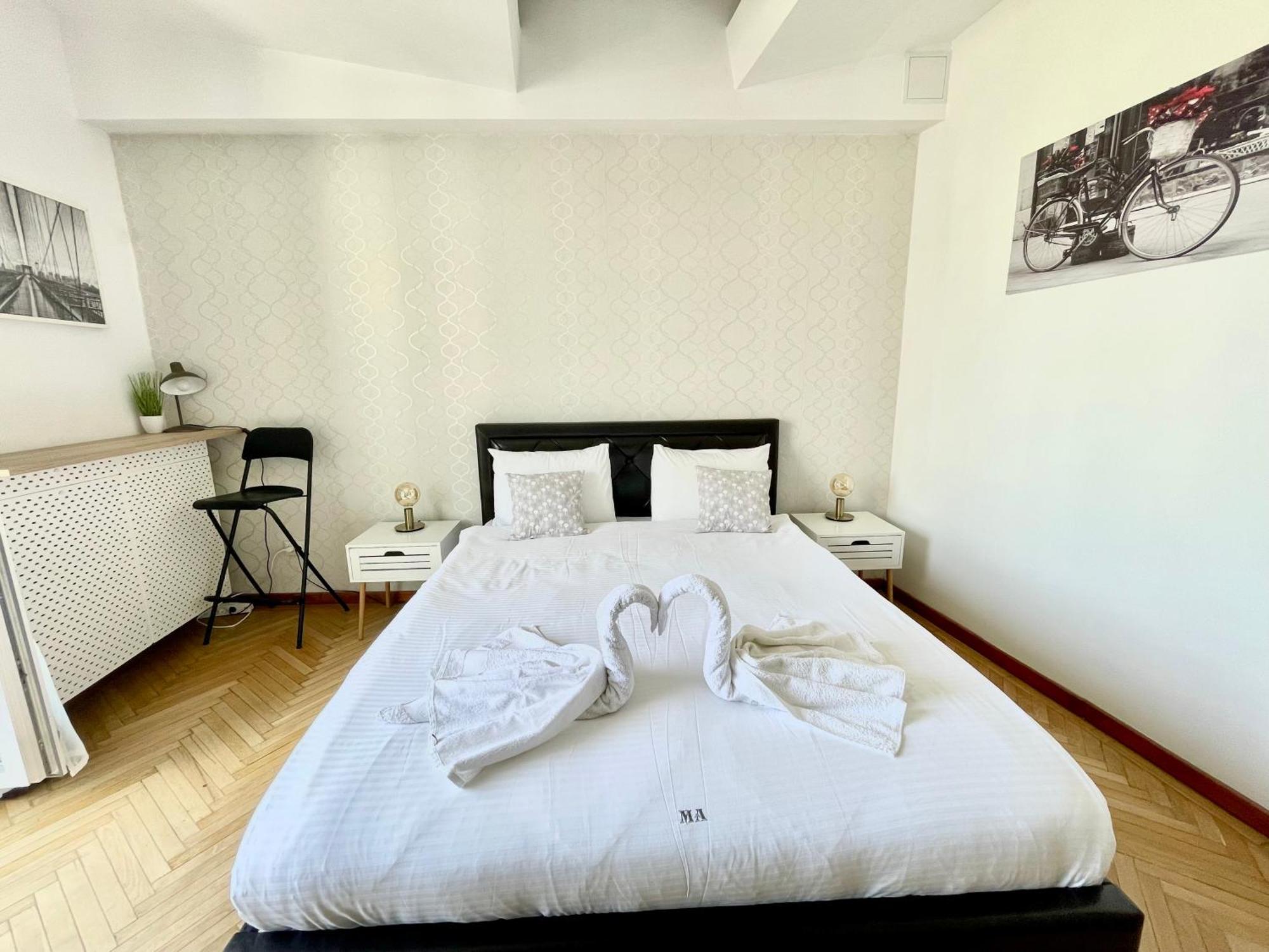 Metropole Apartments - Old City Boekarest Buitenkant foto